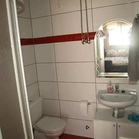 Studio Lista Apartment