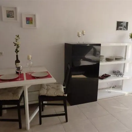 Studio Lista Apartment